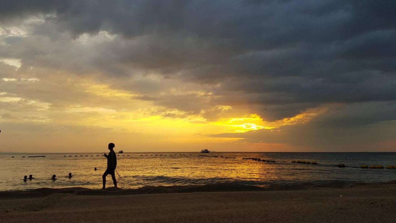 Jellyfish Hostel Jomtien pláž Exteriér fotografie